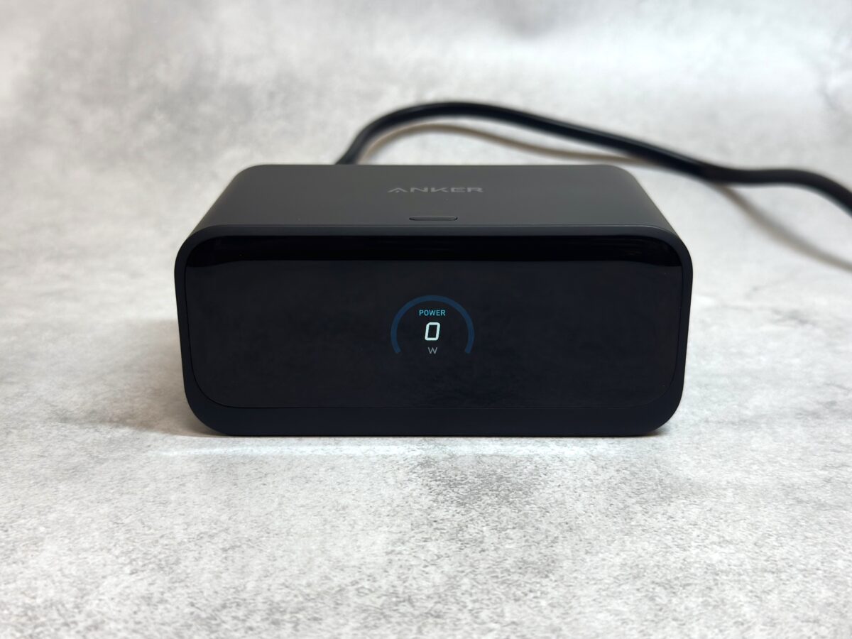 Anker Nano Charging Station前面モニター(メイン)