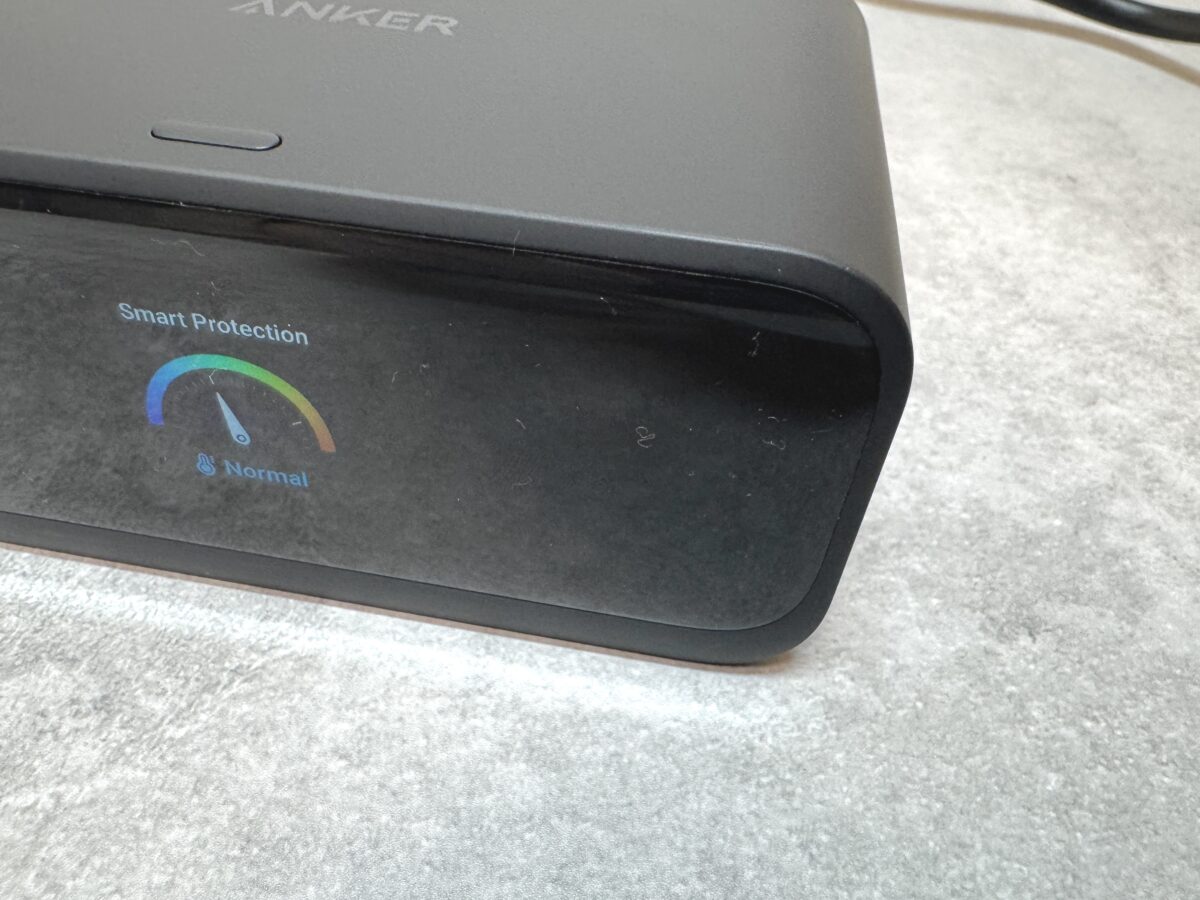 Anker Nano Charging Stationのディスプレイ拡大
