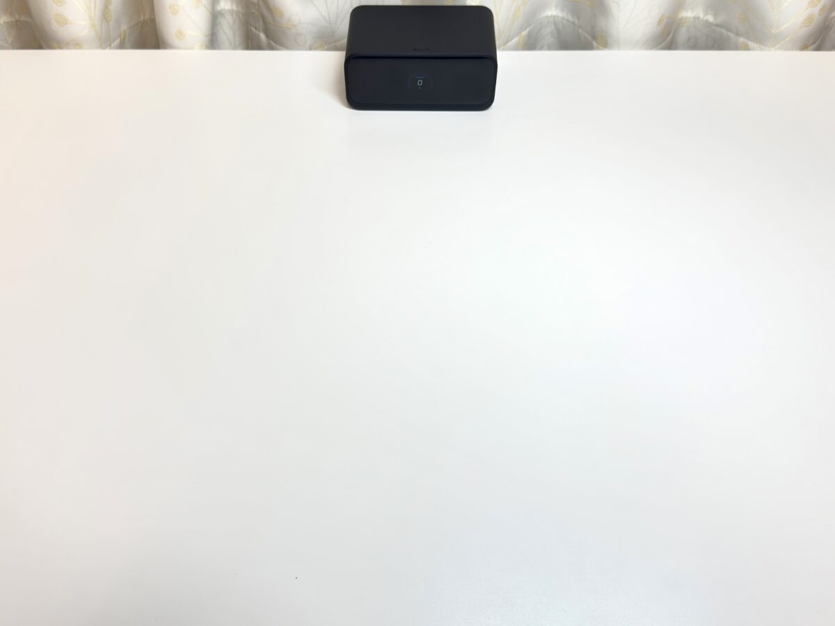 Anker Nano Charging Stationをデスクに設置