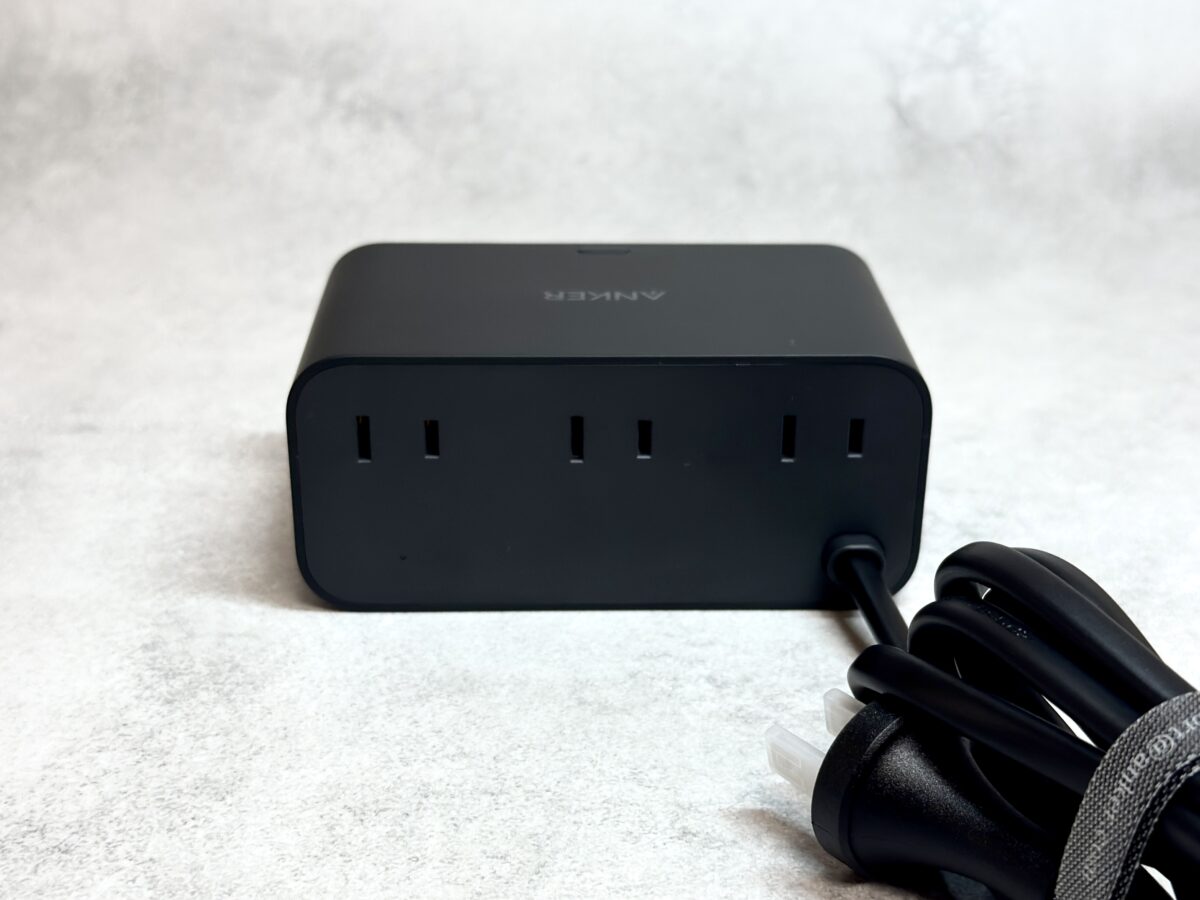 Anker Nano Charging Station本体背面