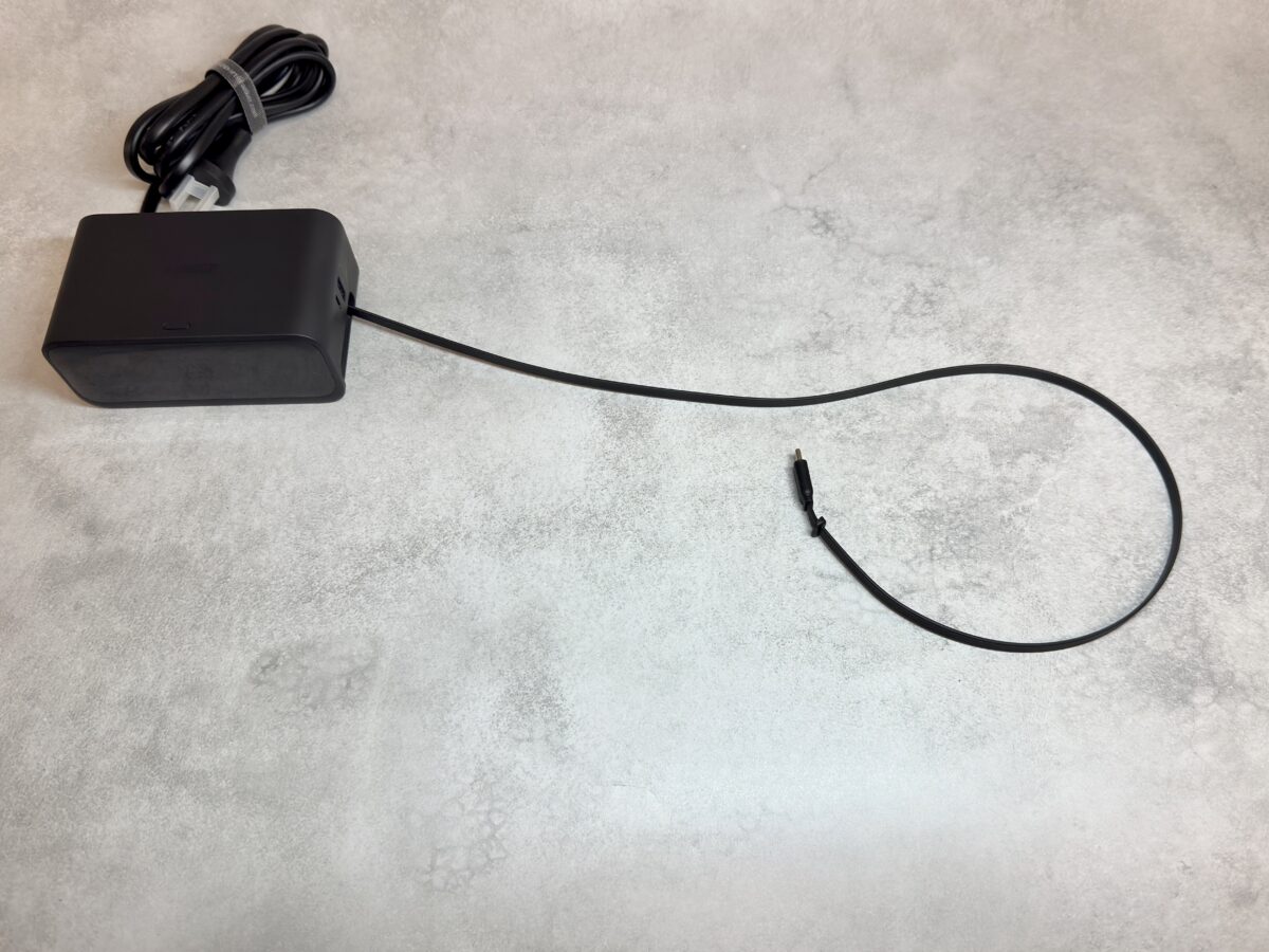 Anker Nano Charging Stationの巻取り式ケーブルを全開で伸ばした