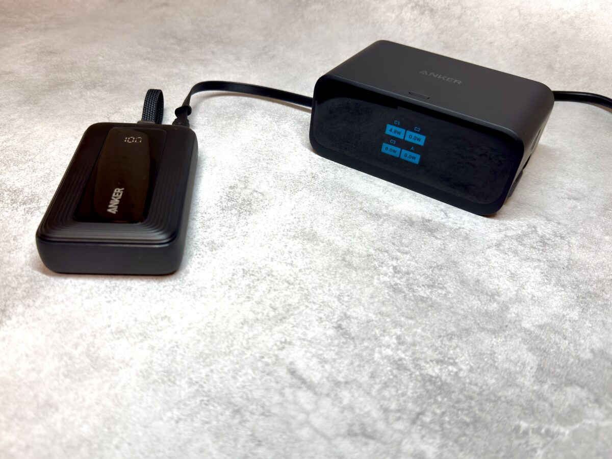 Anker Nano Charging StationをAnker Zolo Power Bankと接続