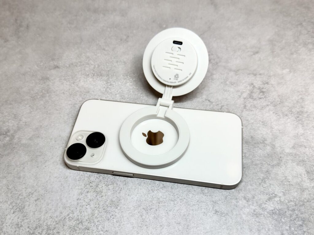 iPhone14のMagSafe部分にライトを装着