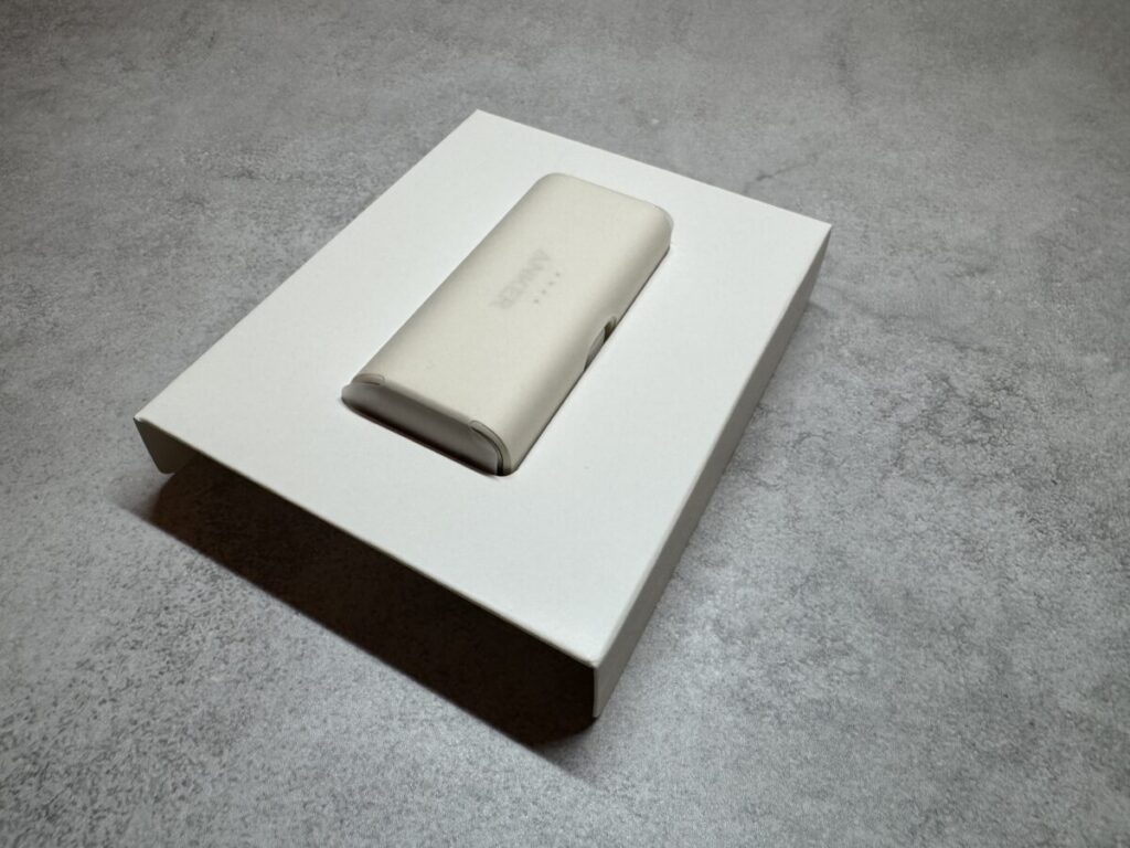 Anker Nano Power Bank (22.5W, Built-In USB-C Connector)の本体の梱包