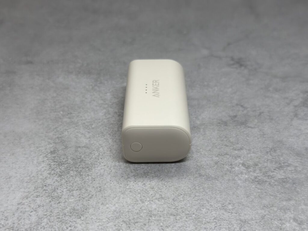 Anker Nano Power Bank (22.5W, Built-In USB-C Connector)本体左側面