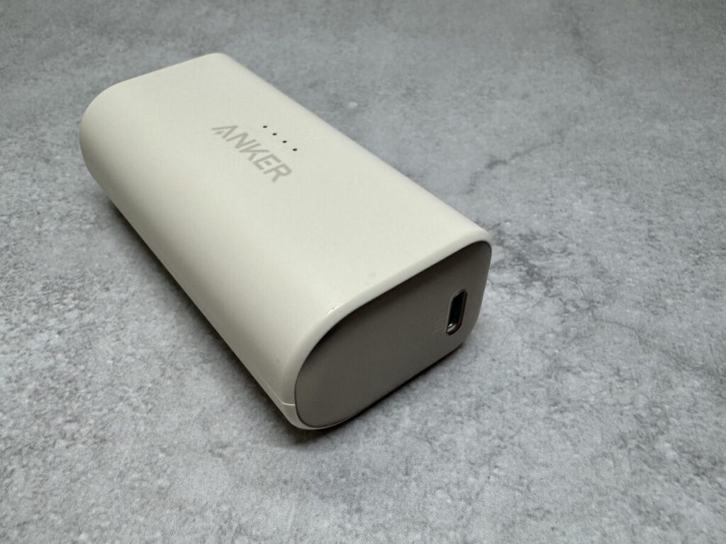 Anker Nano Power Bank (22.5W, Built-In USB-C Connector)本体表面